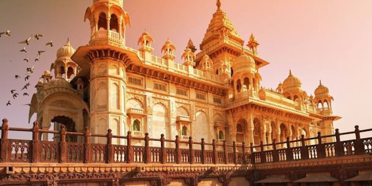 Exploring Jaipur in 2024: A Thrillophilia-Powered Adventure to Iconic Landmarks