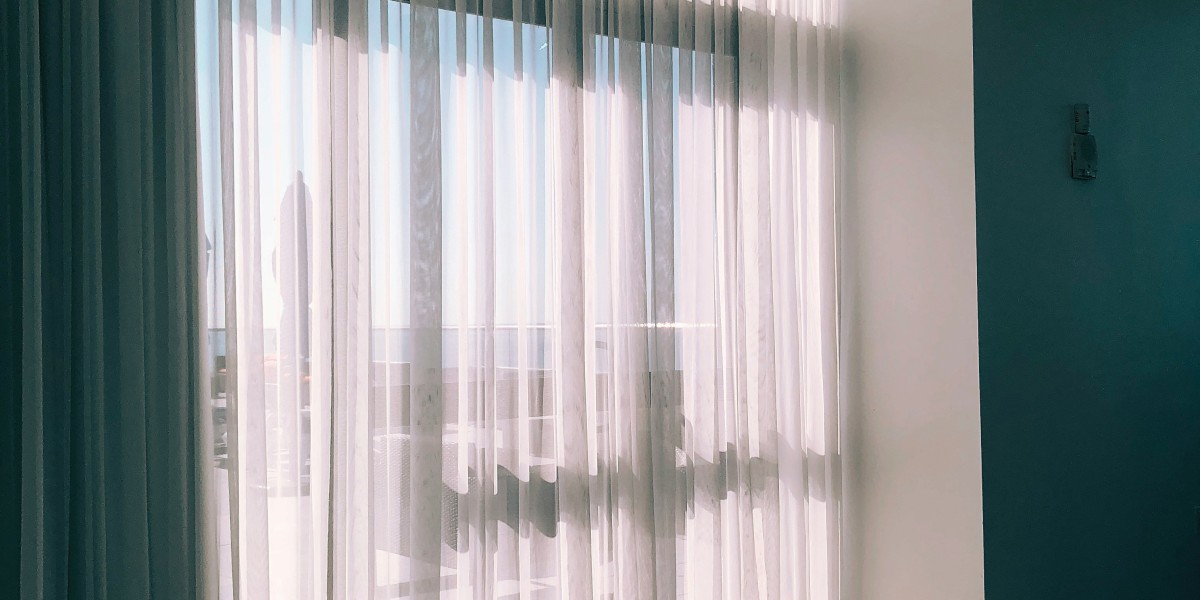 There are both pros and cons to installing linen curtains in Dubai