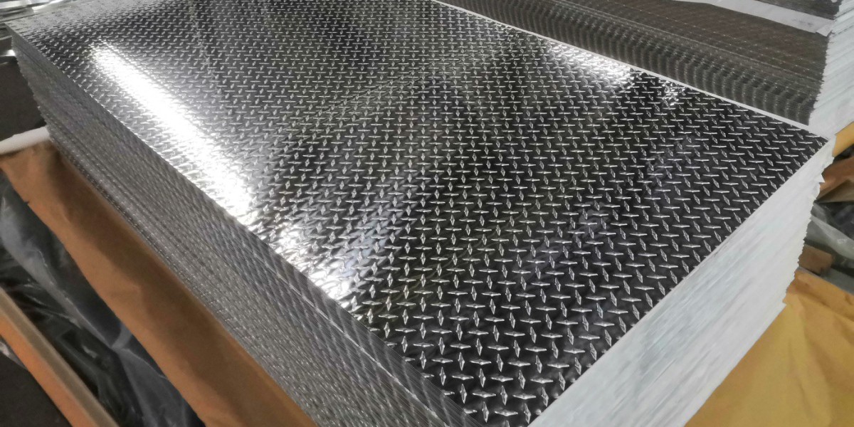 Aluminum checker plate for trailers