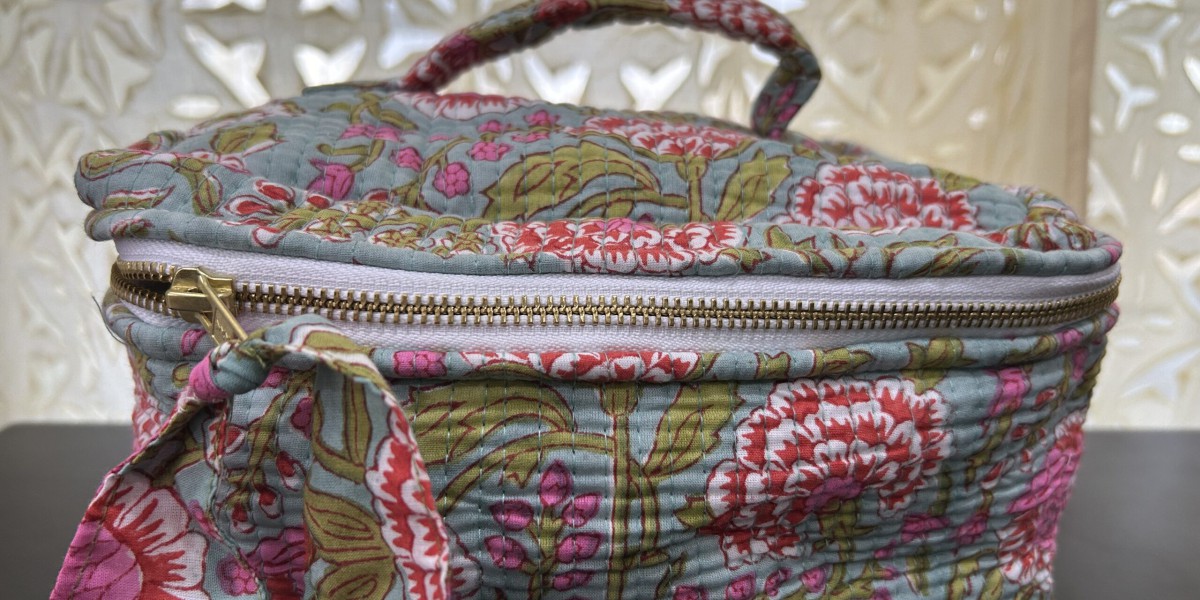 The Versatility and Appeal of Cotton Hand Bags for Ladies