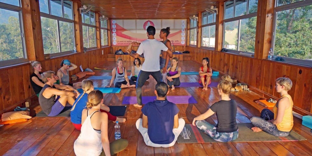 100-Hour Yoga Teacher Training in Rishikesh