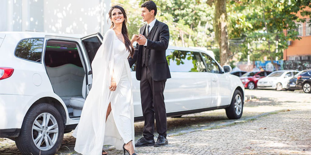 What to Expect from a Wedding Limousine Service in Florida