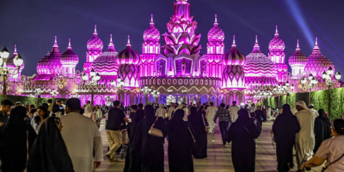 A Guide to Shopping and Dining at Dubai Global Village